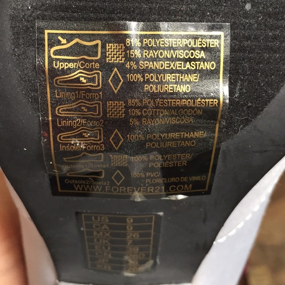 Silver shoes Size 9. - Picture 12 of 14